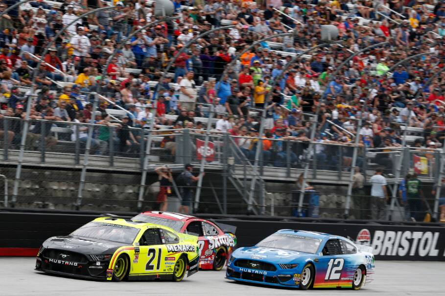 Paul Menard (21) was sixth, Clint Bowyer seventh, Daniel Suarez eighth and Ryan Newman ninth. Paul Menard (21) was sixth, Clint Bowyer seventh, Daniel Suarez eighth and Ryan Newman ninth.